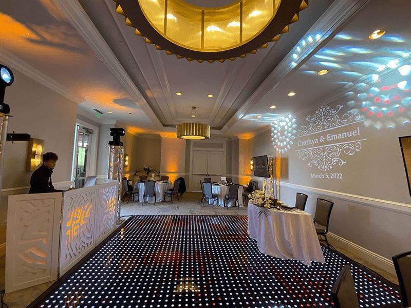 wedding dance on the pixel dance floor (4)
