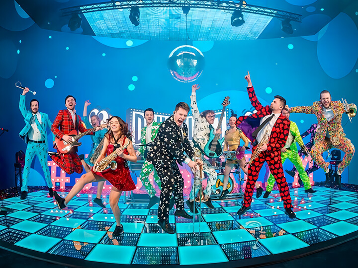 LED dance floor in Music video (3)