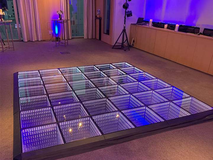 Dance floor of 60 Guests