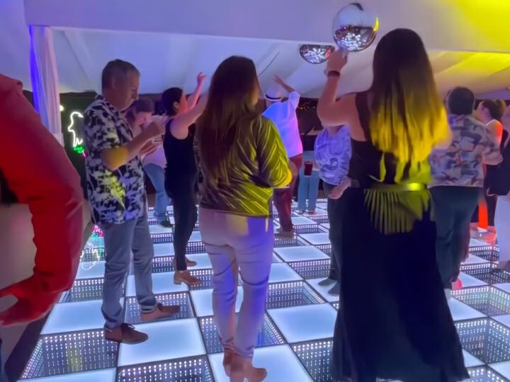 LED Dance Floor Guests