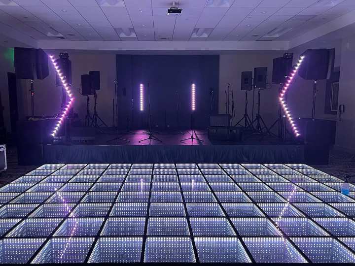 3D LED dance floor with infinity mirror effect