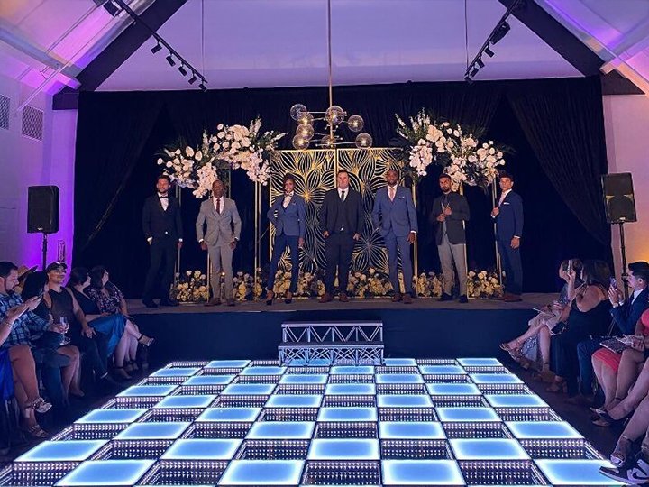 Well-defined-event-registration-or-lounge-functional-zone.