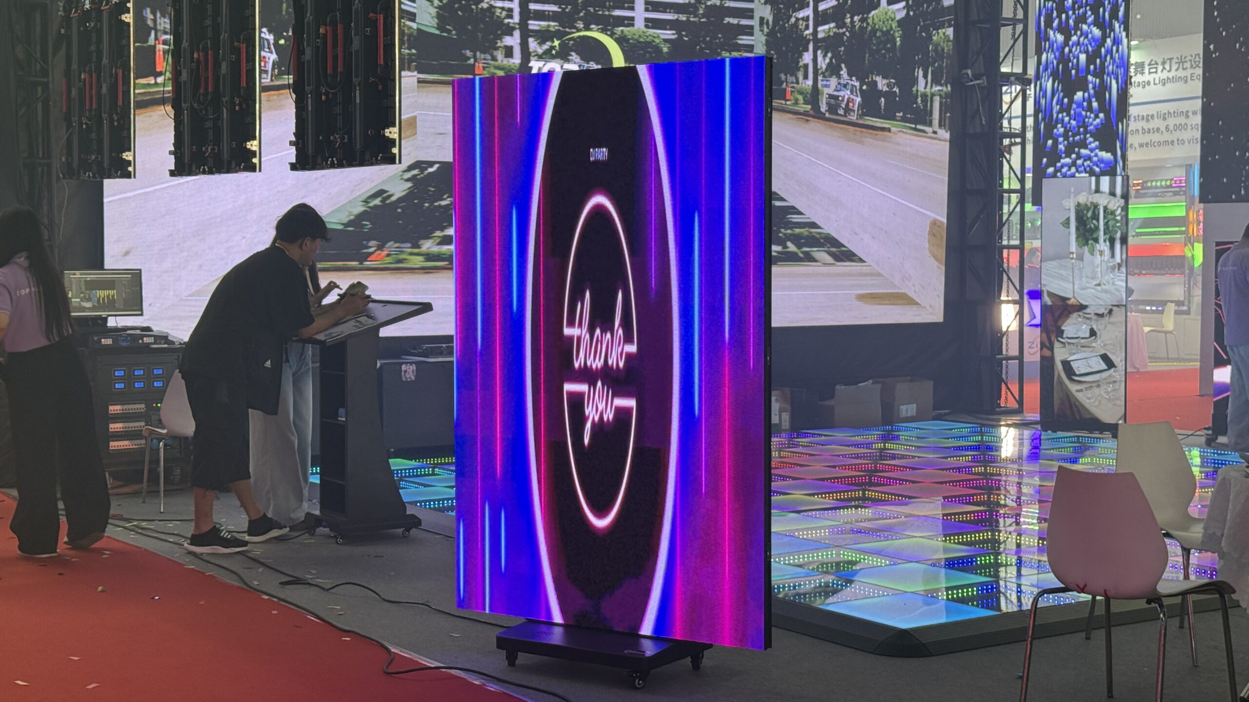 Tri-fold LED Poster at TOP DANCE GROUP GETSHOW